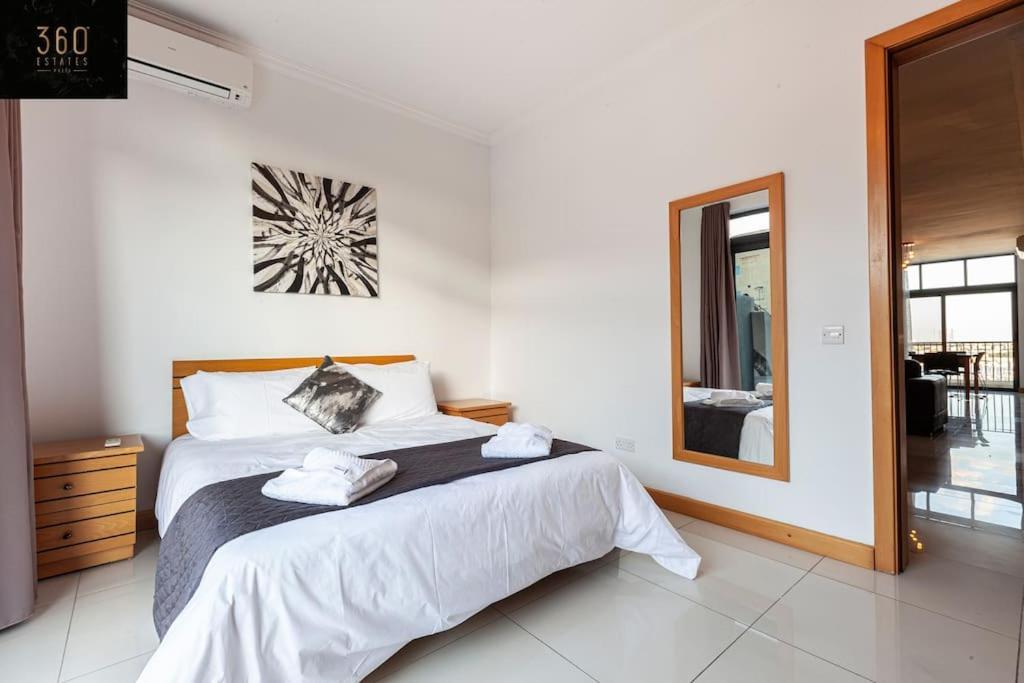 Comfortable Penthouse, Served With Lift, Wifi & Ac By 360 Estates Gzira Εξωτερικό φωτογραφία