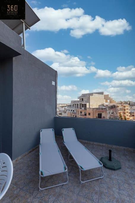Comfortable Penthouse, Served With Lift, Wifi & Ac By 360 Estates Gzira Εξωτερικό φωτογραφία