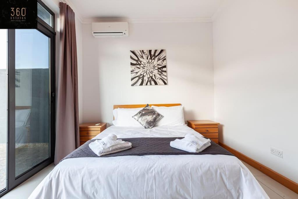 Comfortable Penthouse, Served With Lift, Wifi & Ac By 360 Estates Gzira Εξωτερικό φωτογραφία